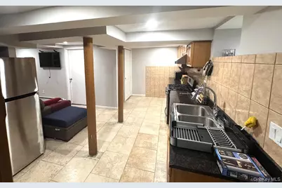 36 Earle Place, New Rochelle, NY 10801 - Photo 23