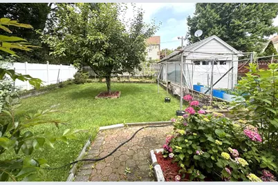 36 Earle Place, New Rochelle, NY 10801 - Photo 33