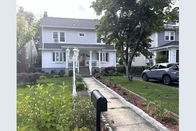 36 Earle Place, New Rochelle, NY 10801 - Photo 1