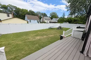 39 Chestnut St, Wyandanch, NY 11798 - Photo 11