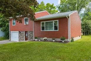 13 Brewster Dr, Middletown, NY 10940 - Photo 3