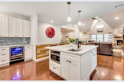 30 Island Boulevard, Bohemia, NY 11716 - Photo 13