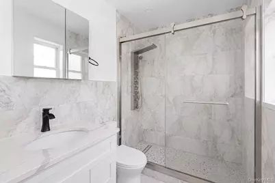 69-39 Elizabeth Avenue, Far Rockaway, NY 11692 - Photo 11