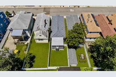 69-39 Elizabeth Avenue, Far Rockaway, NY 11692 - Photo 23