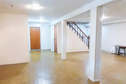127 Suffolk Avenue, West Babylon, NY 11704 - Photo 25
