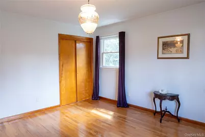 127 Suffolk Avenue, West Babylon, NY 11704 - Photo 15