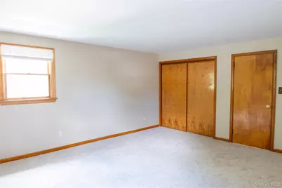 127 Suffolk Avenue, West Babylon, NY 11704 - Photo 19