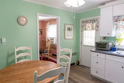 127 Suffolk Avenue, West Babylon, NY 11704 - Photo 11