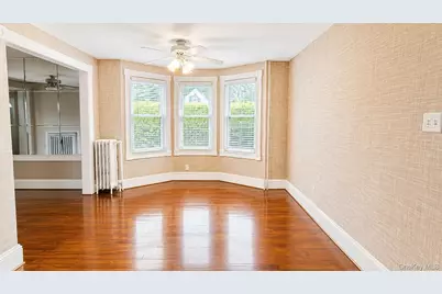 42 Whitney Avenue, Syosset, NY 11791 - Photo 19