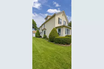 42 Whitney Avenue, Syosset, NY 11791 - Photo 7