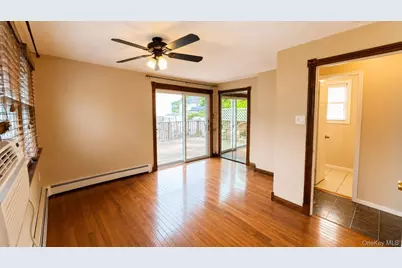 42 Whitney Avenue, Syosset, NY 11791 - Photo 25