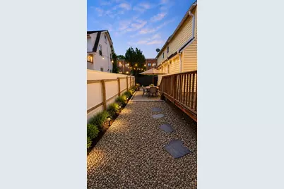 42 Whitney Avenue, Syosset, NY 11791 - Photo 39