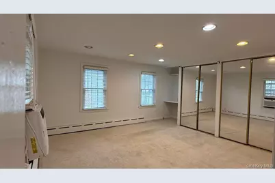42 Whitney Avenue, Syosset, NY 11791 - Photo 45