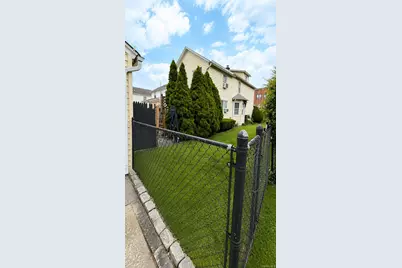 42 Whitney Avenue, Syosset, NY 11791 - Photo 9
