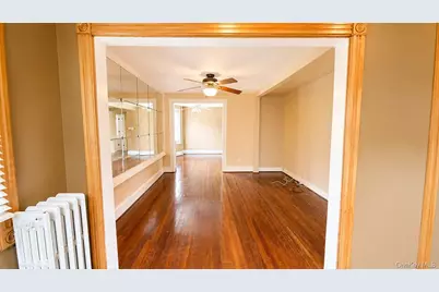 42 Whitney Avenue, Syosset, NY 11791 - Photo 15