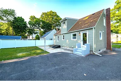 52 Summit Drive, Smithtown, NY 11787 - Photo 19