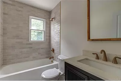 52 Summit Drive, Smithtown, NY 11787 - Photo 13