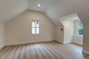 52 Summit Dr, Smithtown, NY 11787 - Photo 15