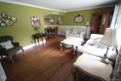 8 Woodbury Road, Farmingville, NY 11738 - Photo 13