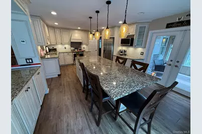 8 Woodbury Road, Farmingville, NY 11738 - Photo 7
