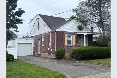 1915 Stewart Avenue, New Hyde Park, NY 11040 - Photo 3