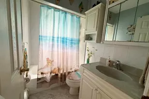 452 N Monroe Ave, Lindenhurst, NY 11757 - Photo 17