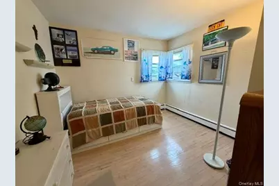 452 N Monroe Avenue, Lindenhurst, NY 11757 - Photo 19