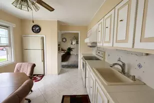 452 N Monroe Ave, Lindenhurst, NY 11757 - Photo 11