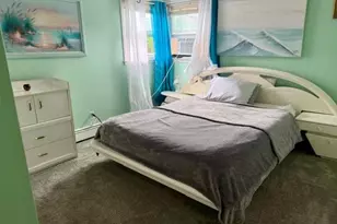 452 N Monroe Ave, Lindenhurst, NY 11757 - Photo 15