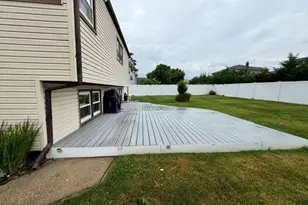 452 N Monroe Ave, Lindenhurst, NY 11757 - Photo 3
