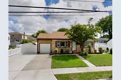 452 N Monroe Avenue, Lindenhurst, NY 11757 - Photo 1