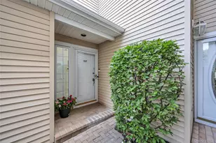 157 Windwatch Dr, Hauppauge, NY 11788 - Photo 3
