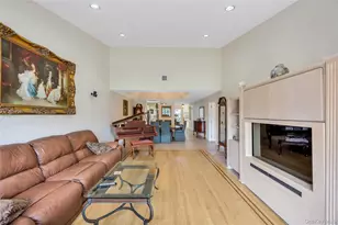 157 Windwatch Dr, Hauppauge, NY 11788 - Photo 21
