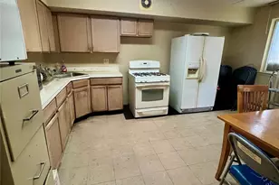 466 E 179th St, Bronx, NY 10457 - Photo 9