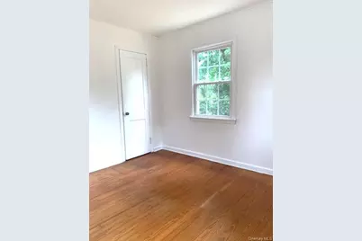 301 Foster Avenue, Sayville, NY 11782 - Photo 7