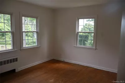 301 Foster Avenue, Sayville, NY 11782 - Photo 9