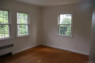 301 Foster Ave, Sayville, NY 11782 - Photo 9