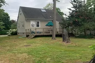 301 Foster Ave, Sayville, NY 11782 - Photo 17
