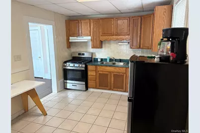 137 N Clinton Street, Poughkeepsie, NY 12601 - Photo 5