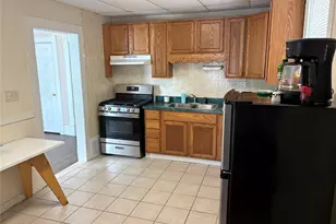 137 N Clinton St, Poughkeepsie, NY 12601 - Photo 5