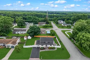 62 Oneida Ave, South Setauket, NY 11720 - Photo 3