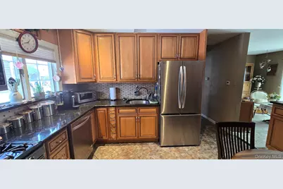 737 Virginia Avenue, North Bellmore, NY 11710 - Photo 7