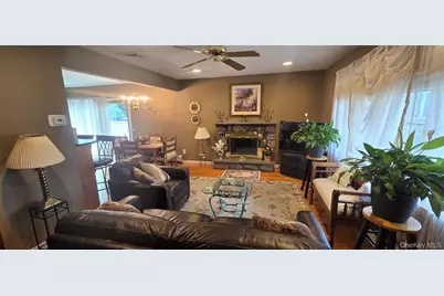 737 Virginia Avenue, North Bellmore, NY 11710 - Photo 9