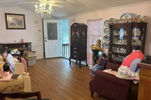 1661 Old Country Rd, Riverhead, NY 11901 - Photo 9