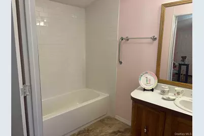 1661 Old Country Road #125, Riverhead, NY 11901 - Photo 25