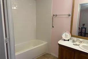 1661 Old Country Rd, Riverhead, NY 11901 - Photo 25
