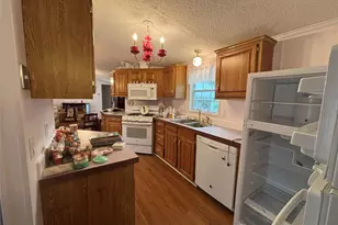 1661 Old Country Rd, Riverhead, NY 11901 - Photo 19