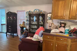 1661 Old Country Rd, Riverhead, NY 11901 - Photo 13
