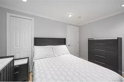 395 N Putnam Avenue, Lindenhurst, NY 11757 - Photo 29