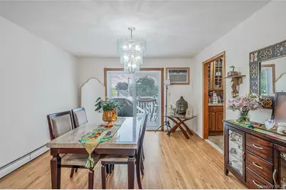 395 N Putnam Avenue, Lindenhurst, NY 11757 - Photo 5